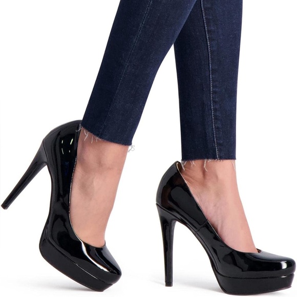 Black Stilettos size 8 - Picture 7 of 8